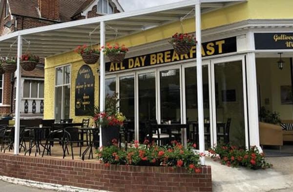 Gullivers wife ext 770x375 1